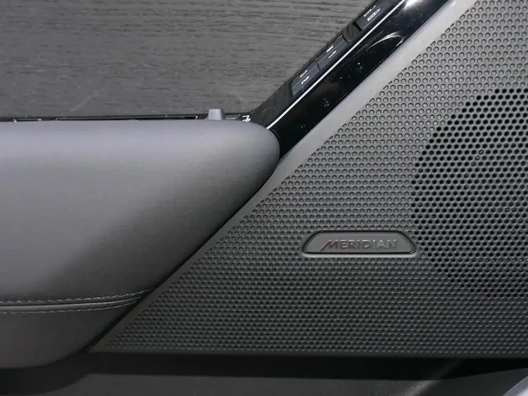 Land Rover Range Rover Velar P400e Dynamic SE - Thumbnail 10