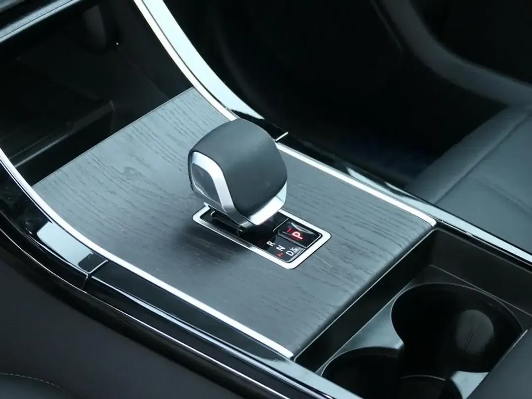 Land Rover Range Rover Velar P400e Dynamic SE - Thumbnail 12