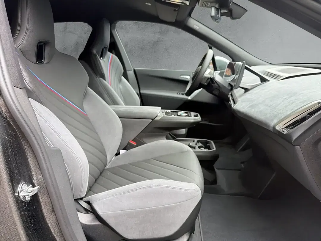 BMW iX xDrive M Sport Pro - Thumbnail 11