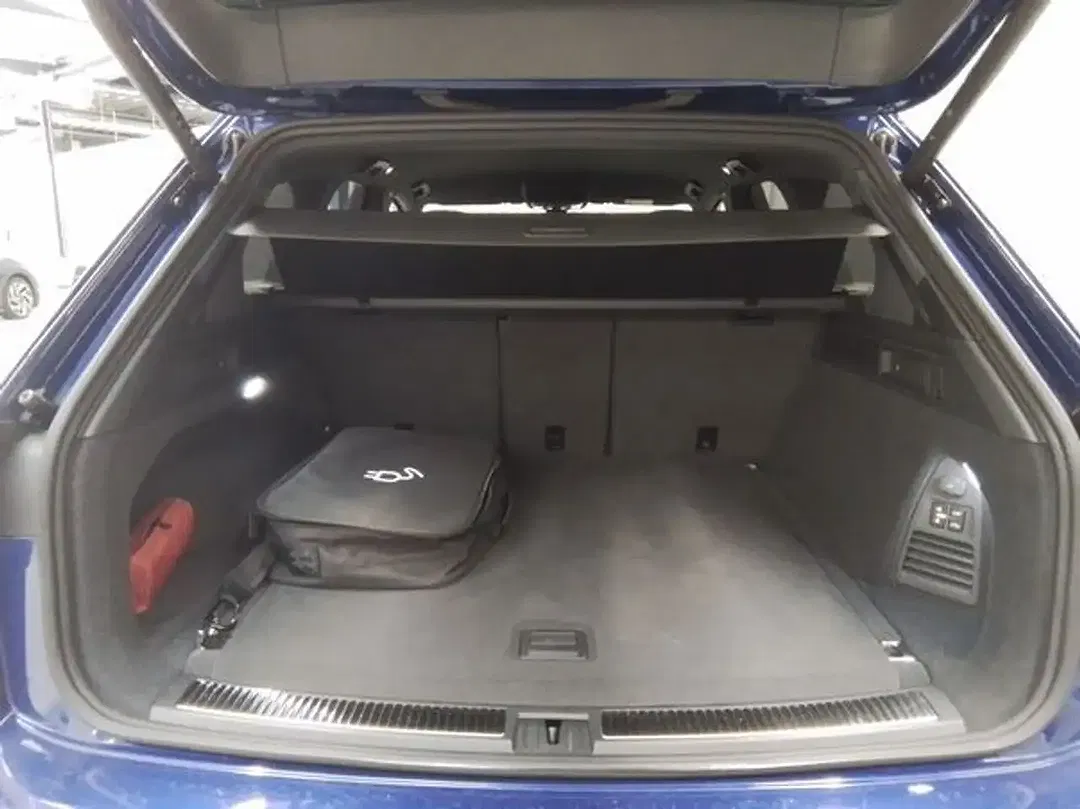 Volkswagen Touareg Hybrid R - Thumbnail 9