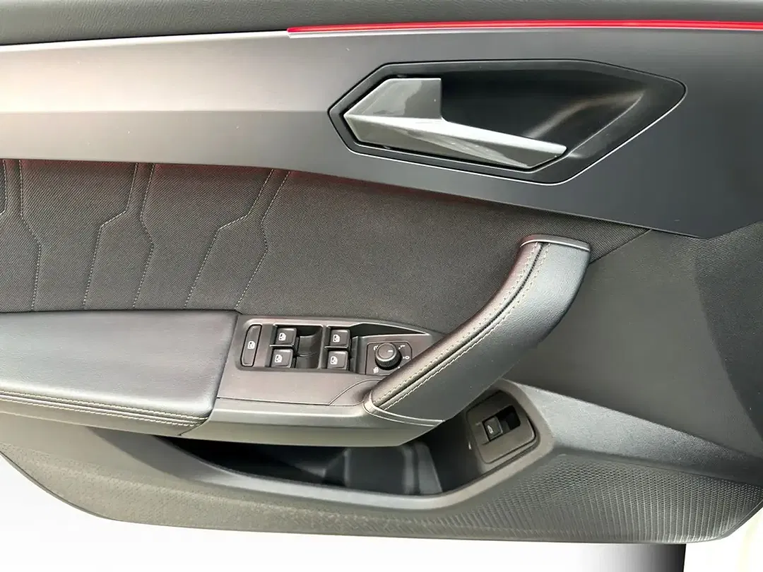 CUPRA Leon 1.5 eTSI DSG Sportstourer - Thumbnail 13