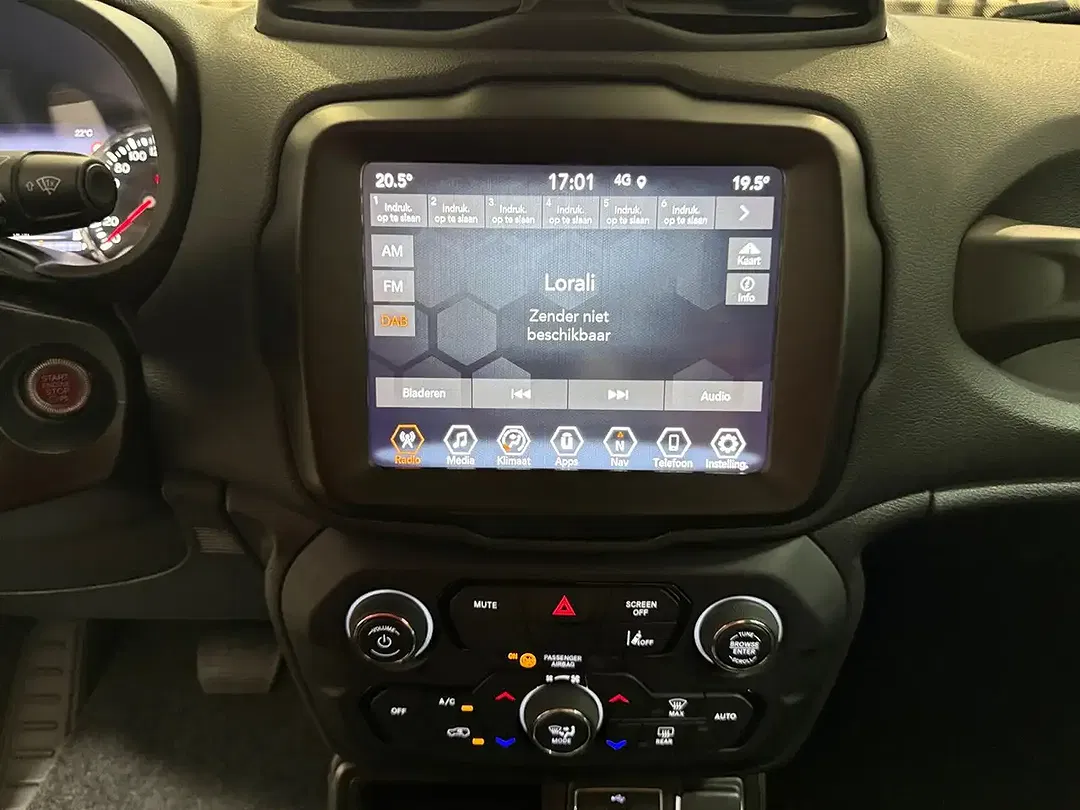 Jeep Renegade 1.5 e-Hybrid Limited - Thumbnail 23