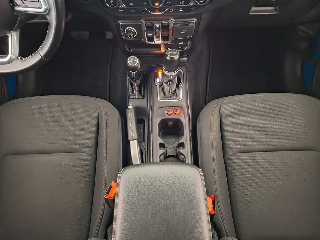 Jeep Wrangler PHEV Hybrid 4xe Unlimited Sahara - Thumbnail 23