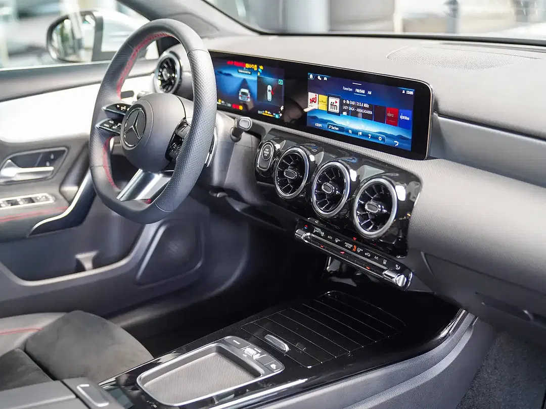 Mercedes-Benz A 250 AMG Line - Thumbnail 11