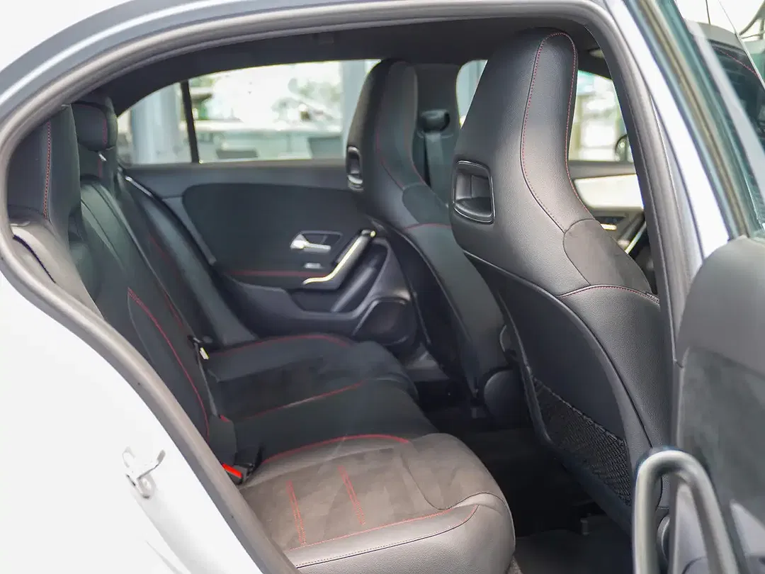 Mercedes-Benz A 250 AMG Line - Thumbnail 13
