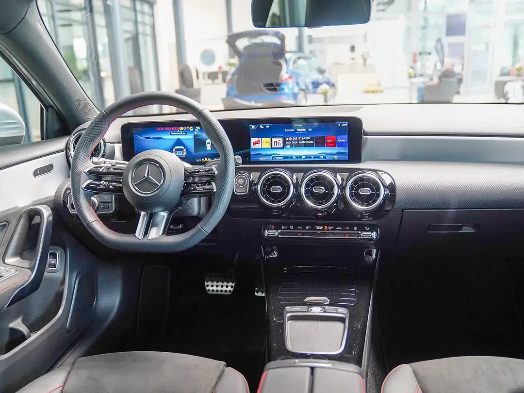 Mercedes-Benz A 250 AMG Line - Thumbnail 14