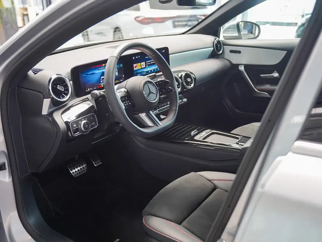 Mercedes-Benz A 250 AMG Line - Thumbnail 15