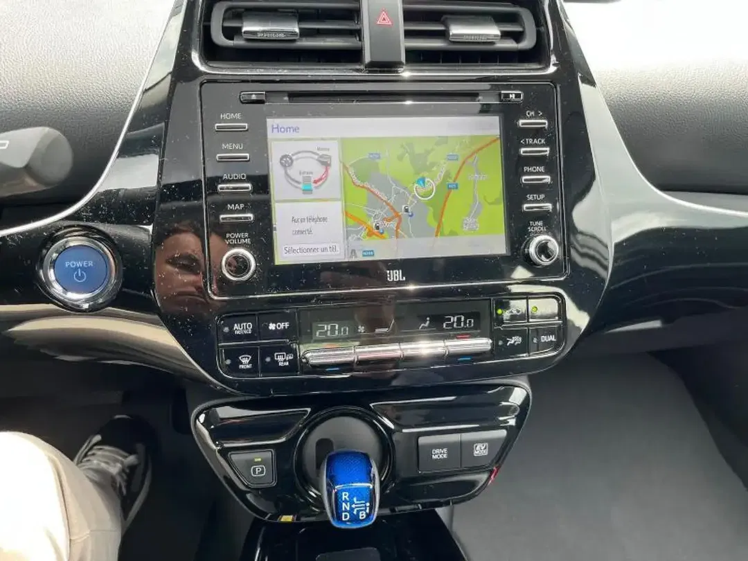 Toyota Prius Lounge - Thumbnail 11