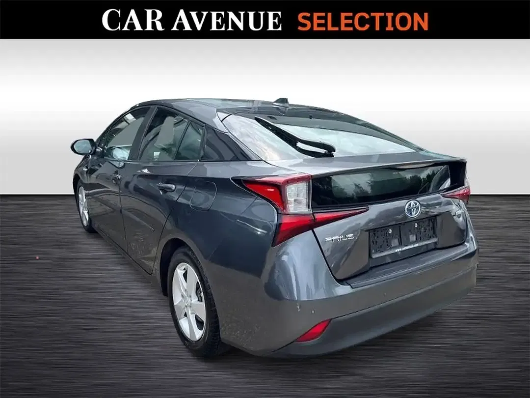Toyota Prius Lounge - Thumbnail 4