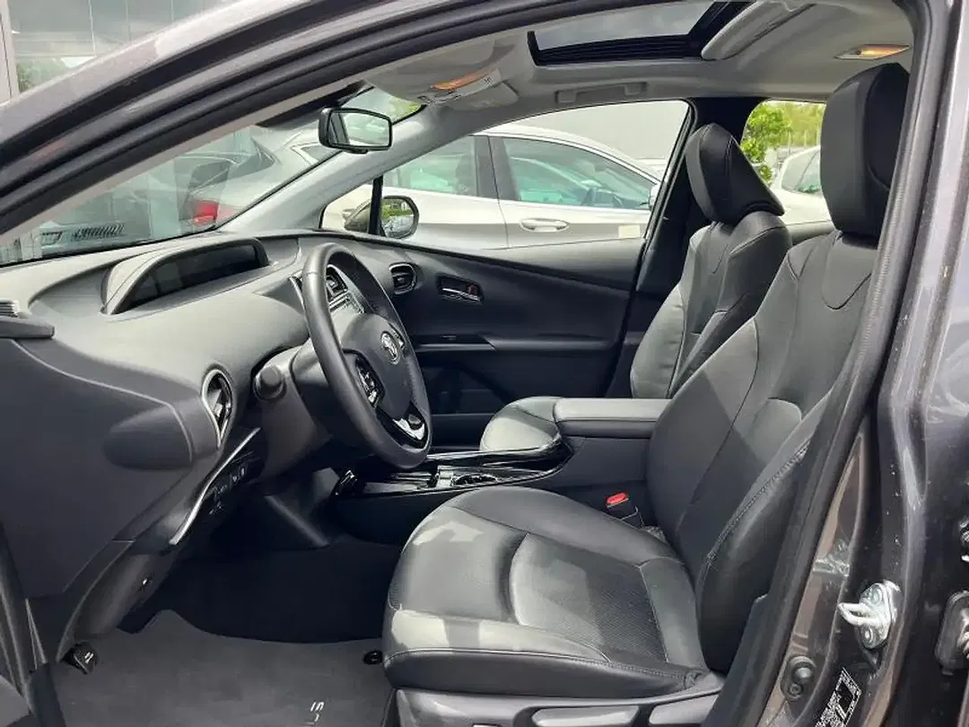 Toyota Prius Lounge - Thumbnail 8
