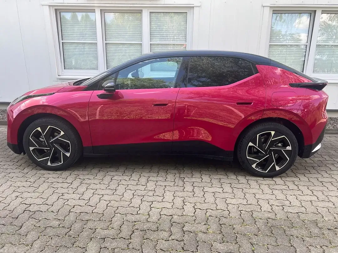 Lynk & Co 02 - Thumbnail 4