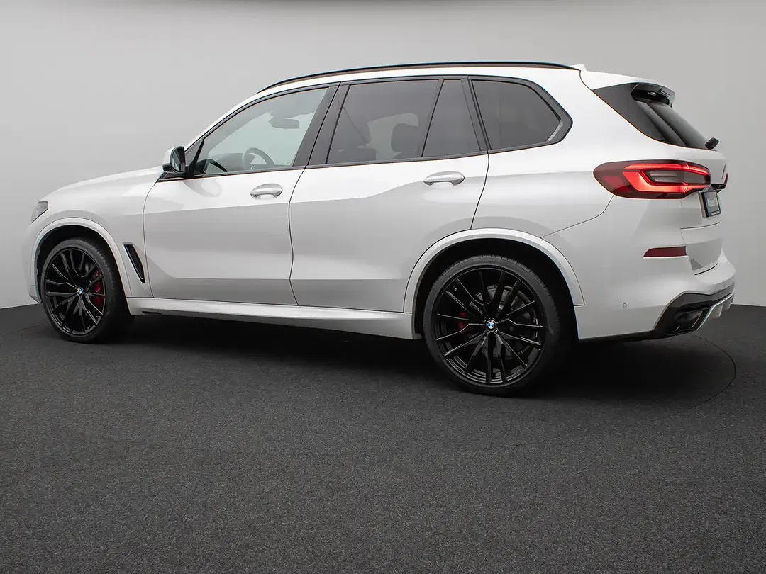 BMW X5 M - Thumbnail 9