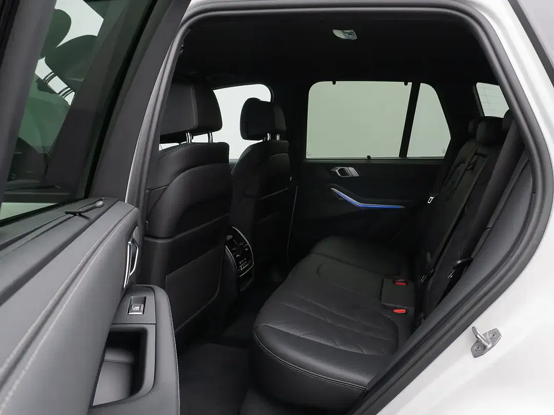 BMW X5 M - Thumbnail 24