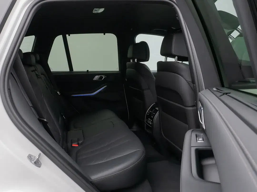 BMW X5 M - Thumbnail 25