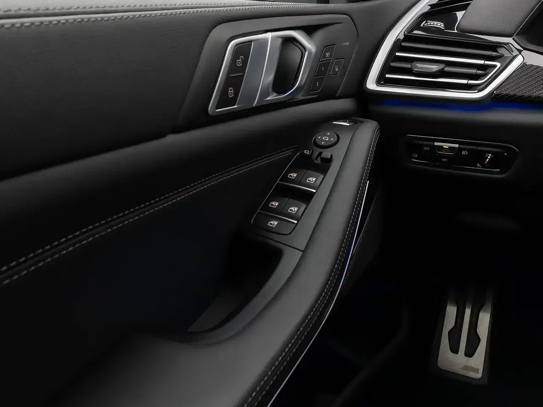 BMW X5 M - Thumbnail 32