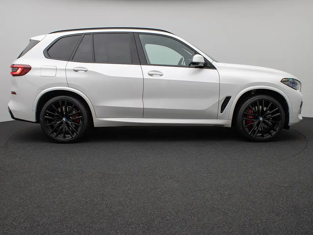 BMW X5 M - Thumbnail 4