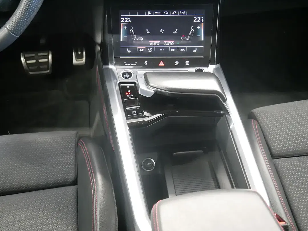 Audi Q8 e-tron 50 quattro S line - Thumbnail 12