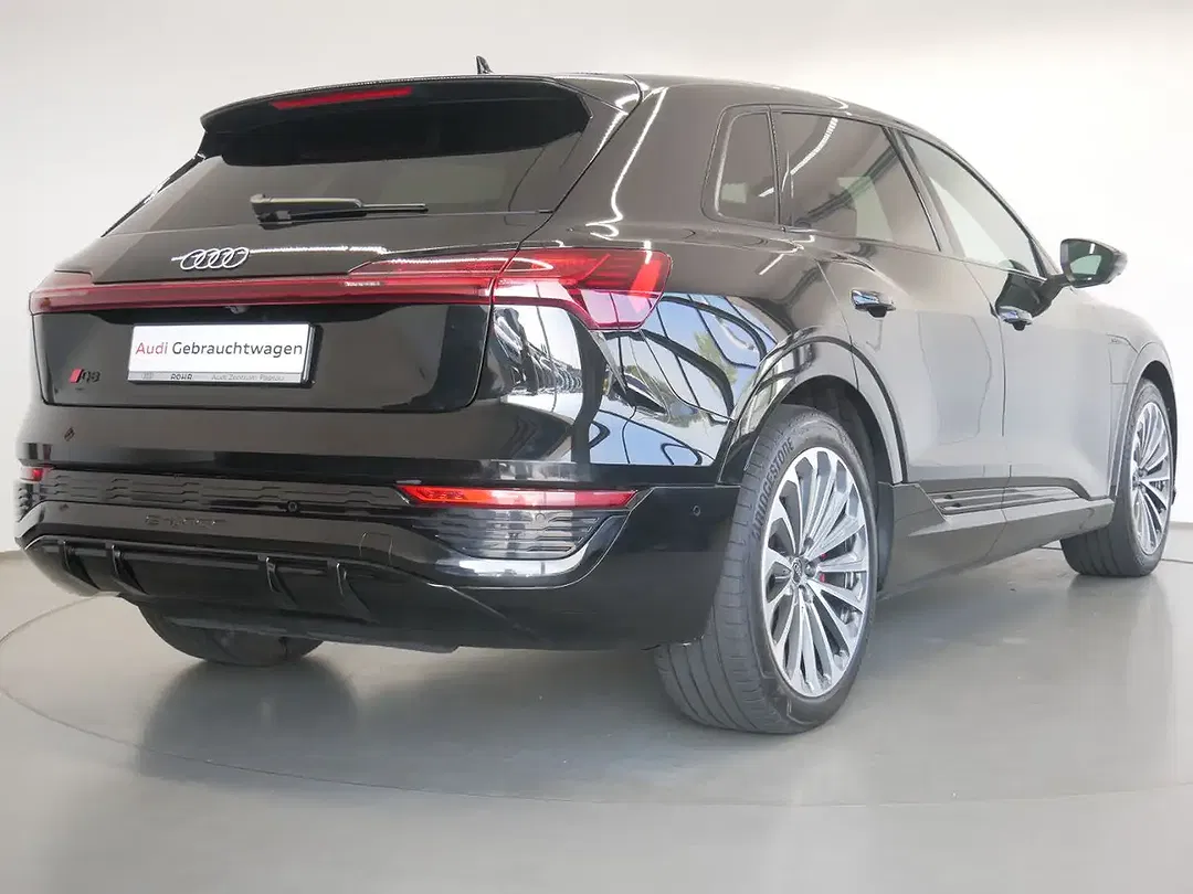 Audi Q8 e-tron 50 quattro S line - Thumbnail 4