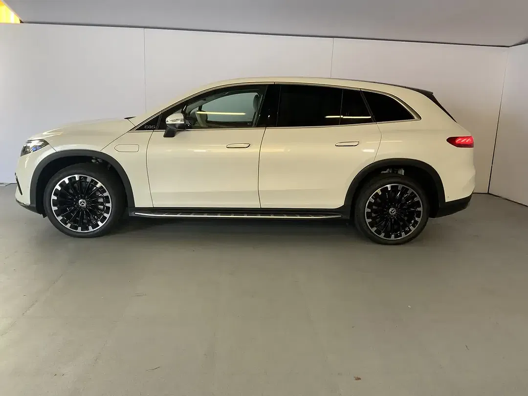 Mercedes-Benz EQS SUV 450 - Thumbnail 2