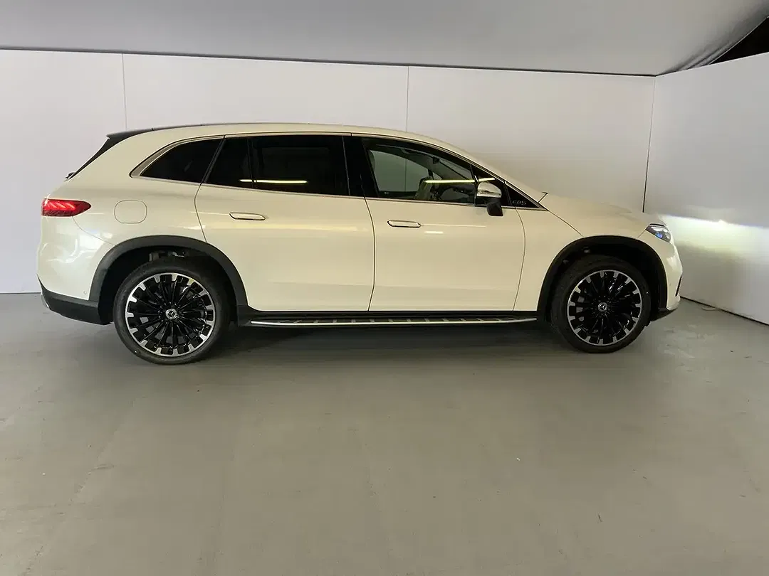 Mercedes-Benz EQS SUV 450 - Thumbnail 3