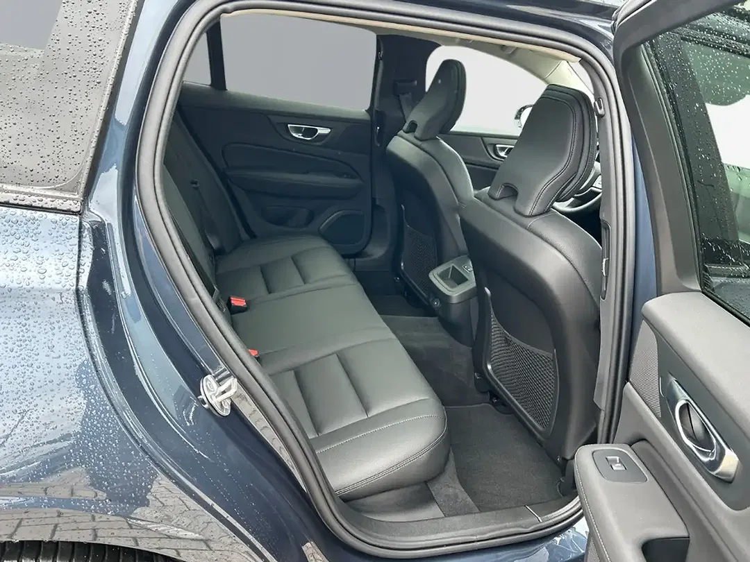 Volvo V60 B4 Plus Dark - Thumbnail 5