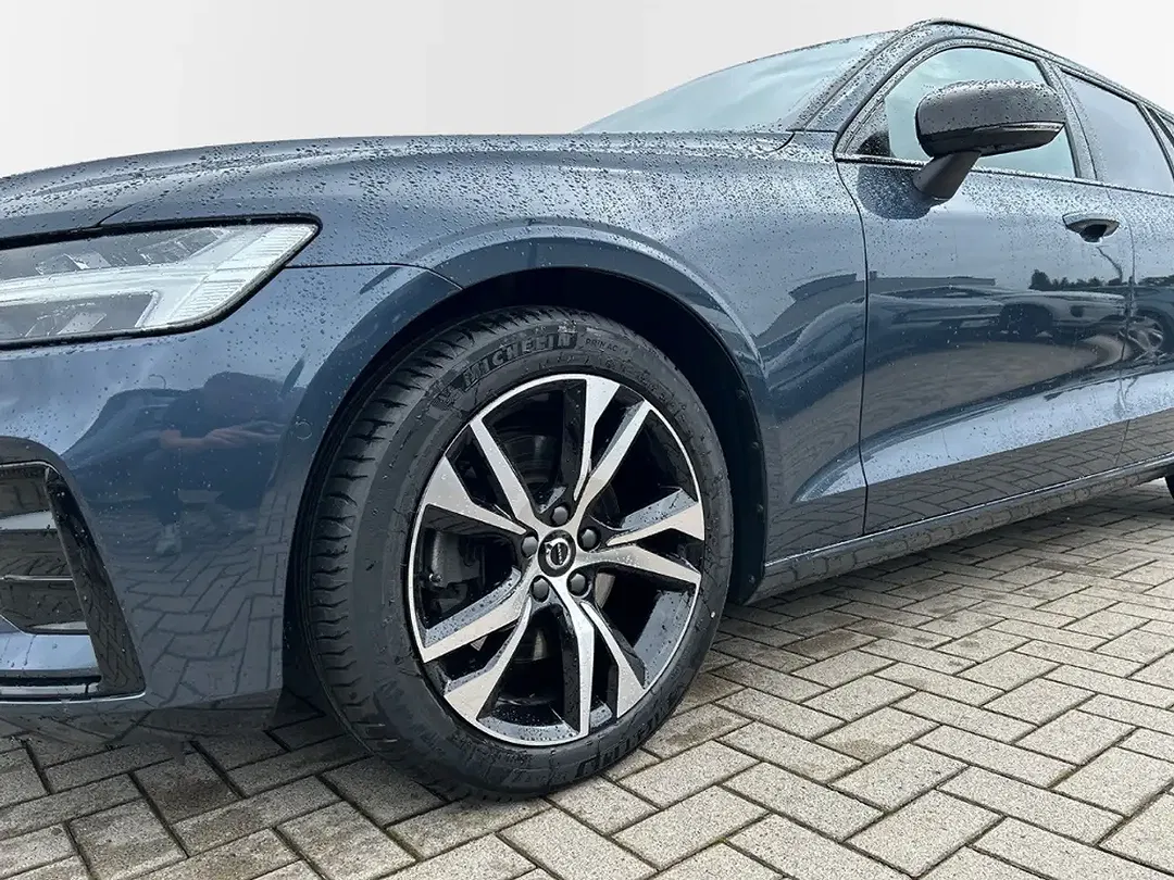Volvo V60 B4 Plus Dark - Thumbnail 9