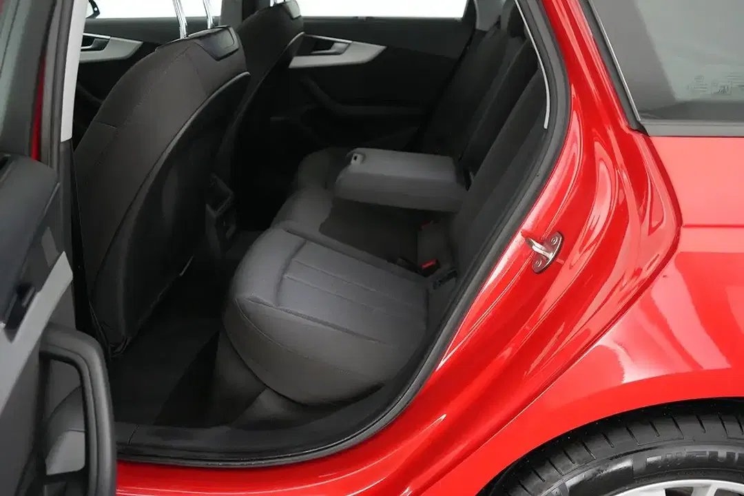 Audi A4 30 TDI S tronic Avant - Thumbnail 12