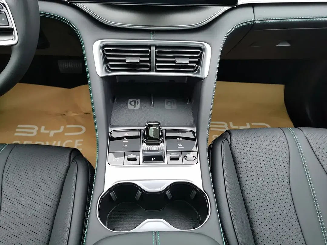 BYD Seal U DM-i AWD Design - Thumbnail 10