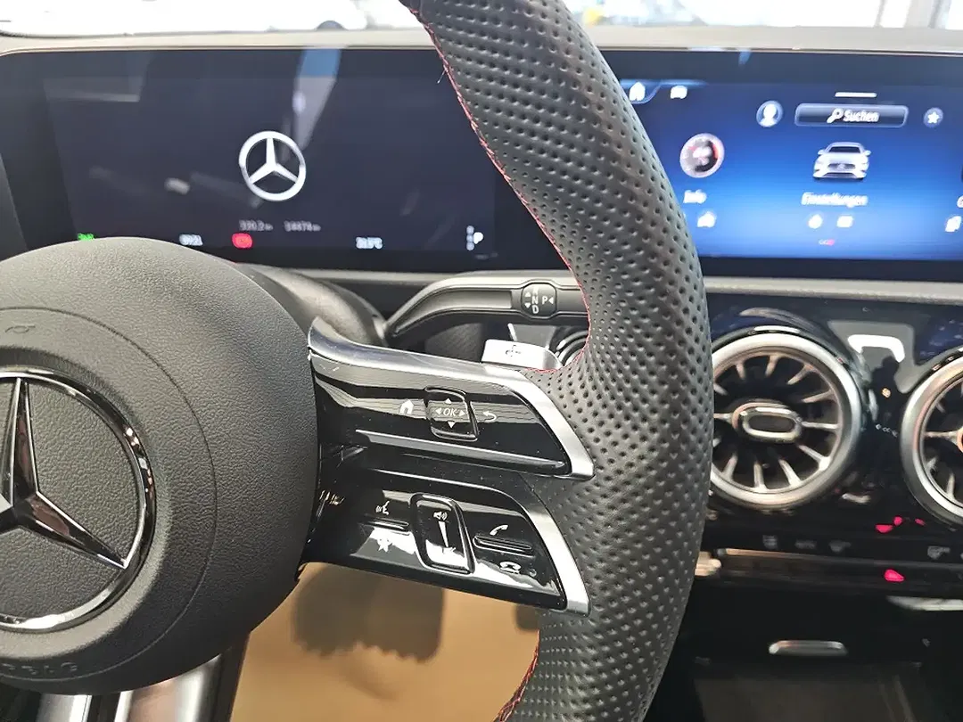Mercedes-Benz CLA 200 AMG Plus - Thumbnail 25