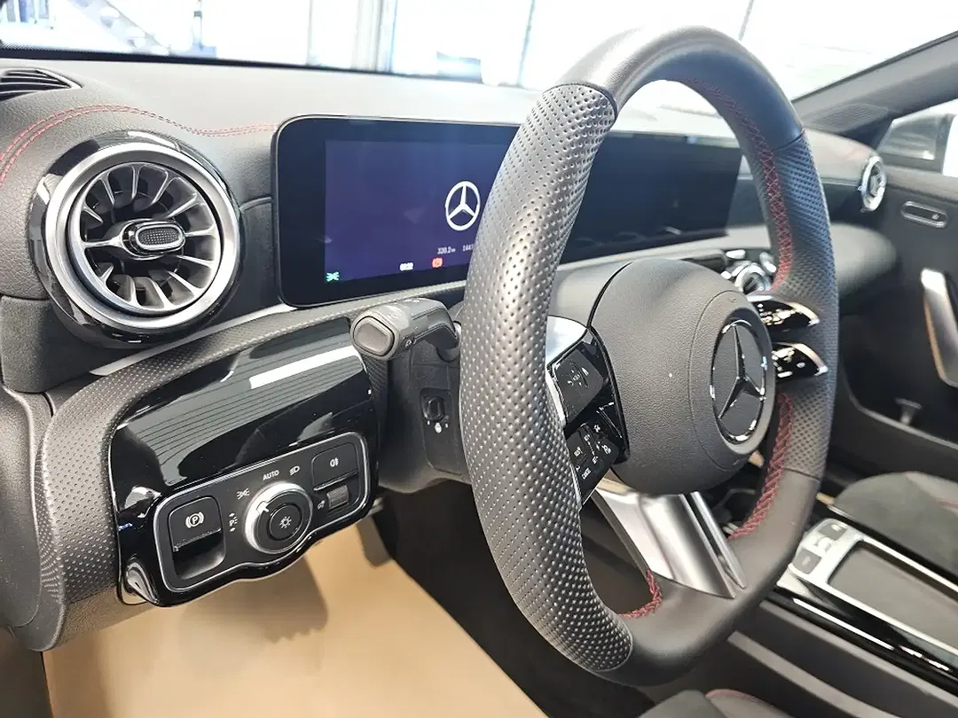 Mercedes-Benz CLA 200 AMG Plus - Thumbnail 29