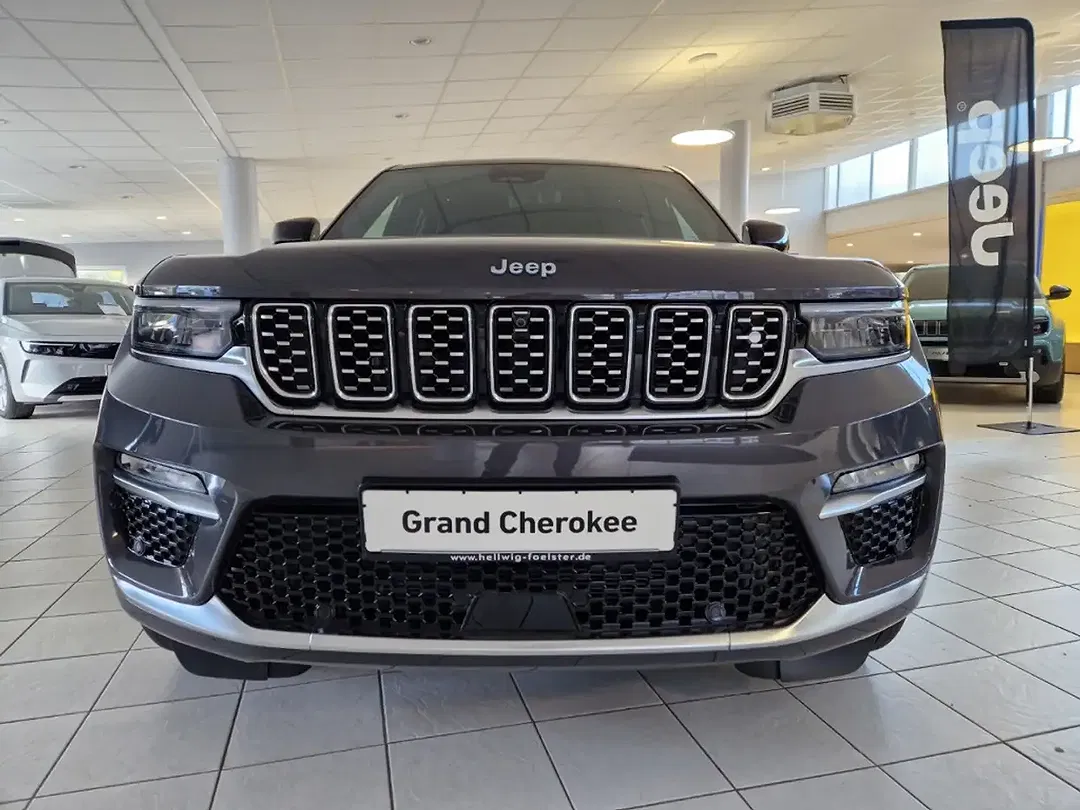 Jeep Grand Cherokee 4x4 Summit Reserve - Thumbnail 4