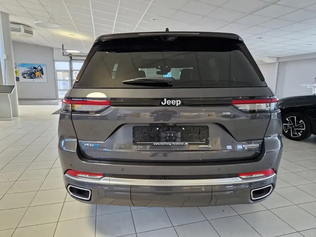 Jeep Grand Cherokee 4x4 Summit Reserve - Thumbnail 6