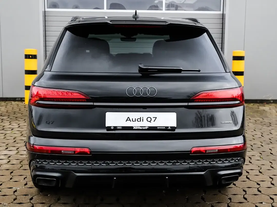 Audi Q7 55 TFSI e quattro S line - Thumbnail 4