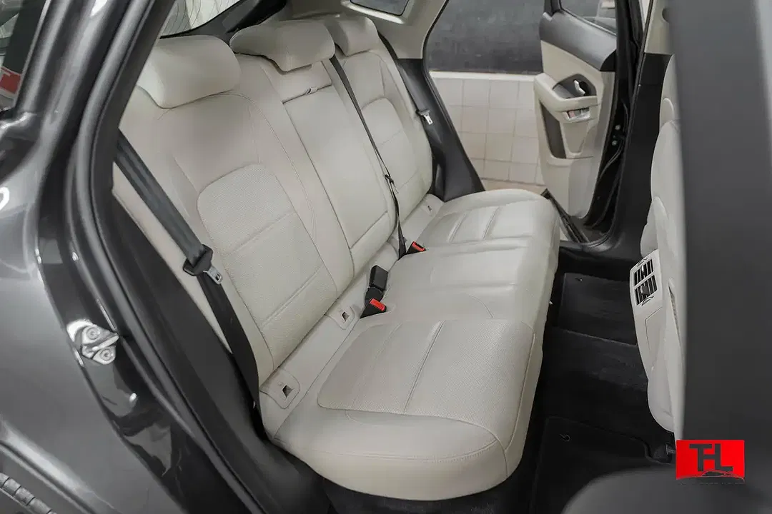 Jaguar E-Pace P200 4x4 R-Dynamic S - Thumbnail 8