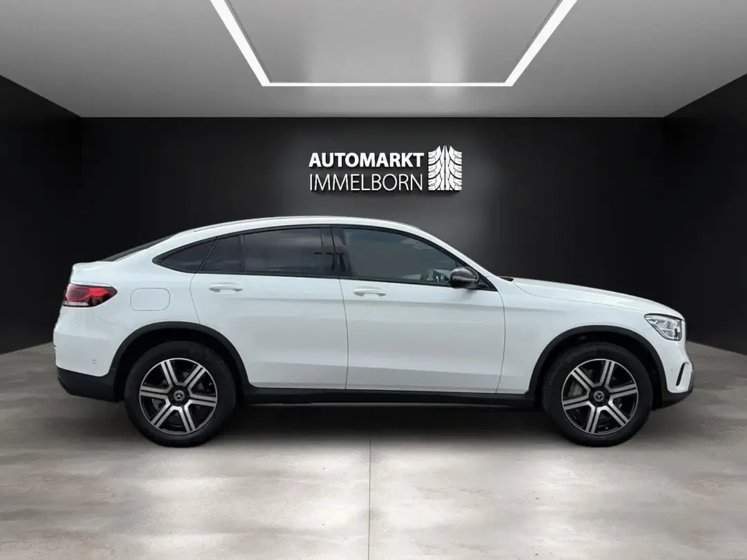 Mercedes-Benz GLC 300 - Thumbnail 11