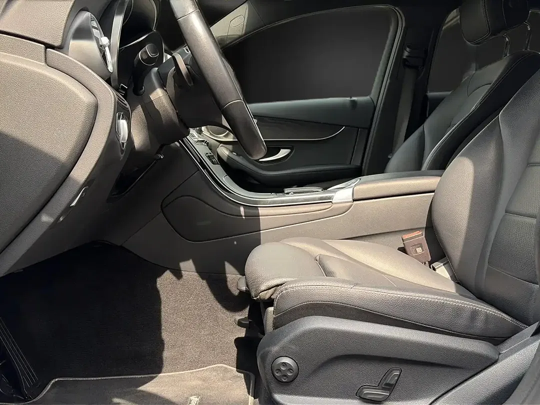 Mercedes-Benz GLC 300 - Thumbnail 16
