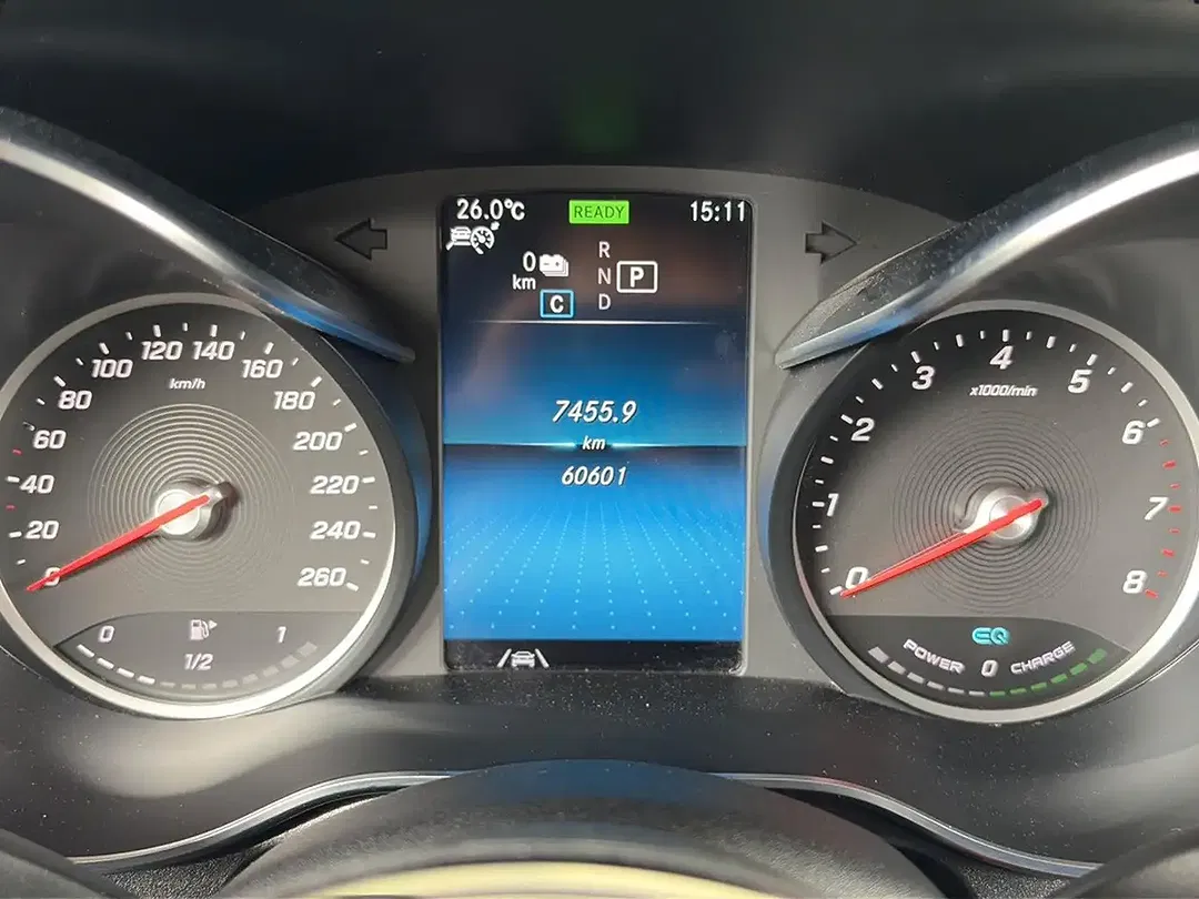 Mercedes-Benz GLC 300 - Thumbnail 20