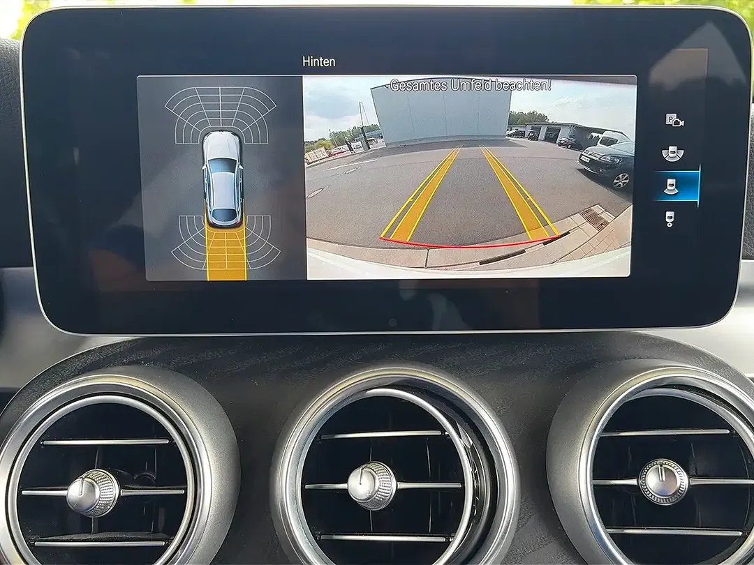Mercedes-Benz GLC 300 - Thumbnail 22