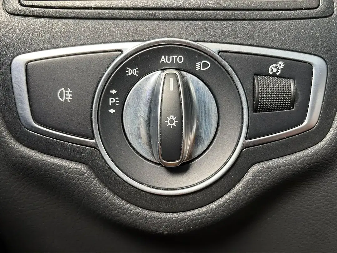 Mercedes-Benz GLC 300 - Thumbnail 27