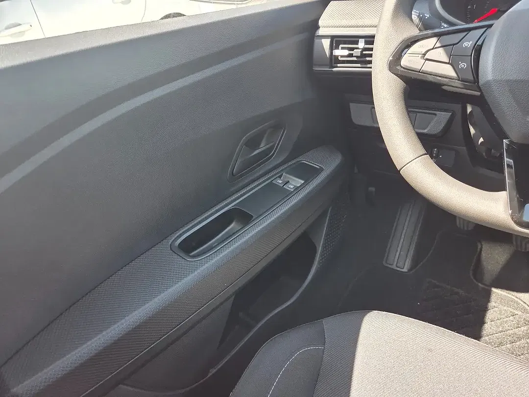 Dacia Sandero TCe Essential - Thumbnail 13