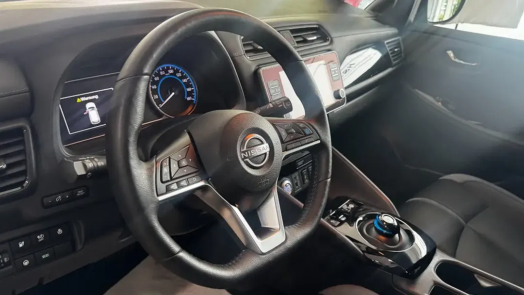 Nissan Leaf Tekna - Thumbnail 9