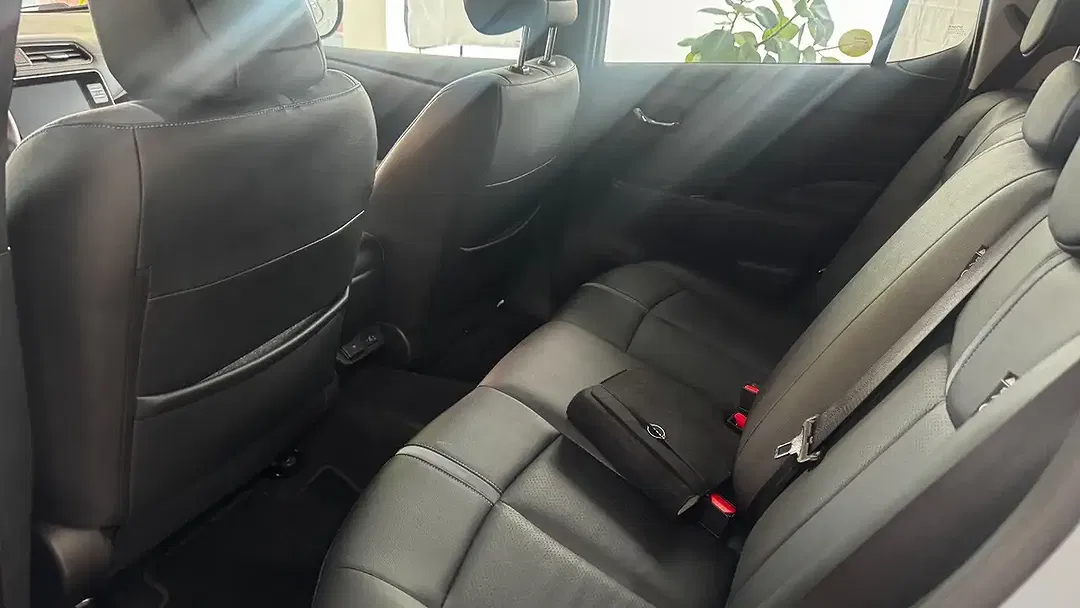 Nissan Leaf Tekna - Thumbnail 11