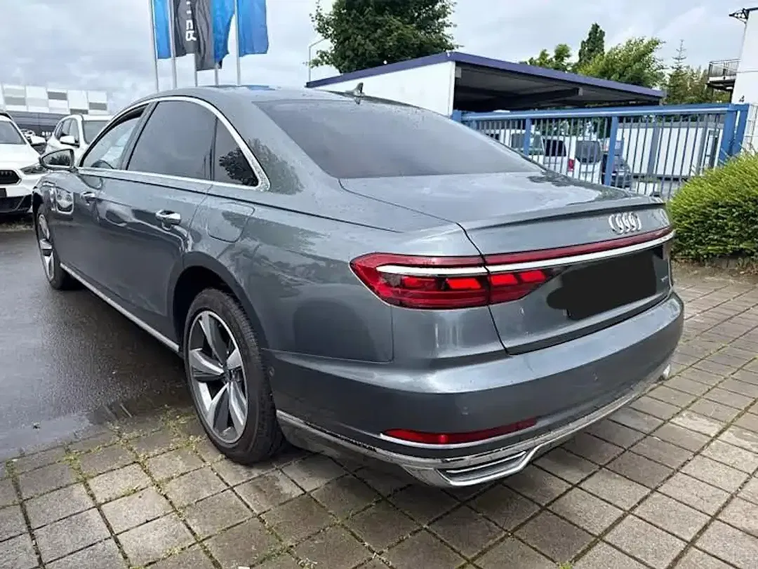Audi A8 - Thumbnail 6