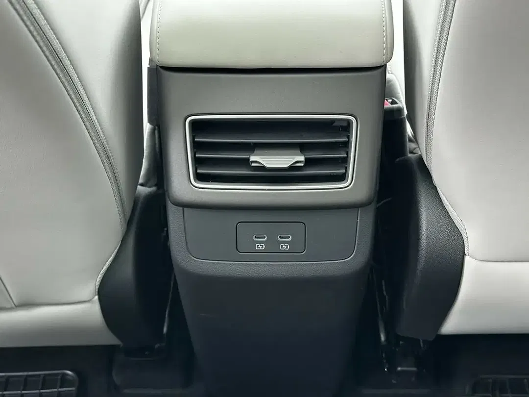 BYD Atto 2 DM-i Boost - foto 11