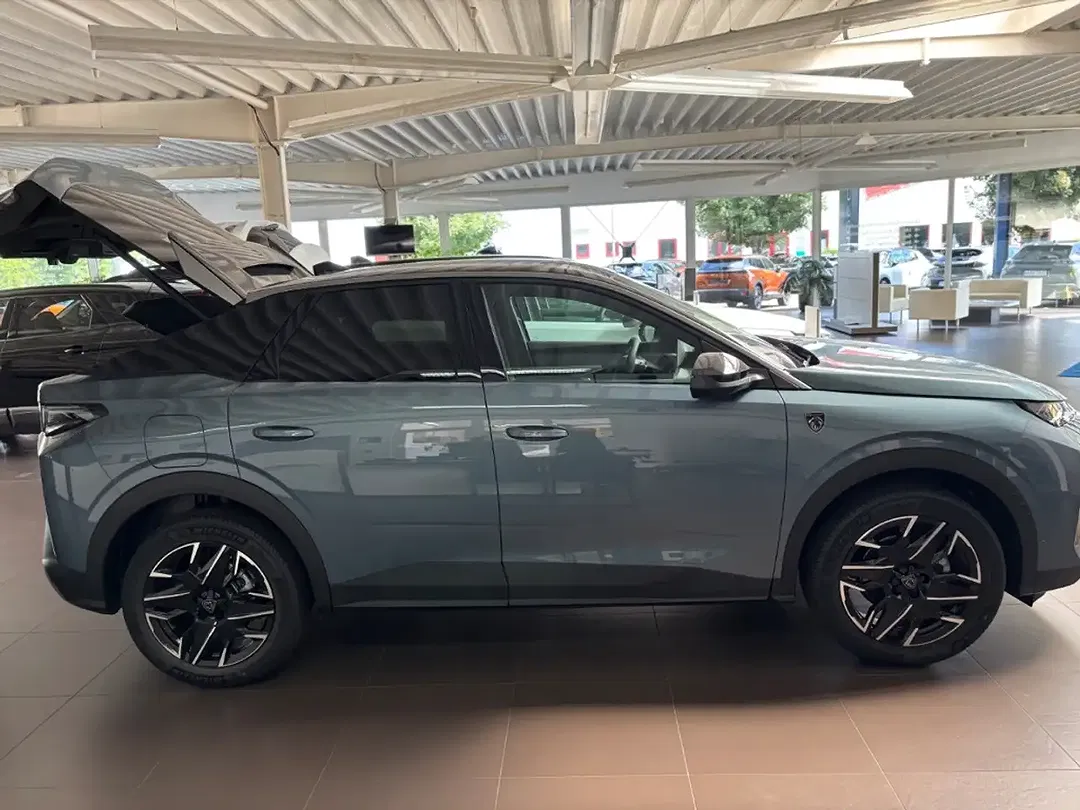Peugeot 3008 Hybrid GT - Thumbnail 7