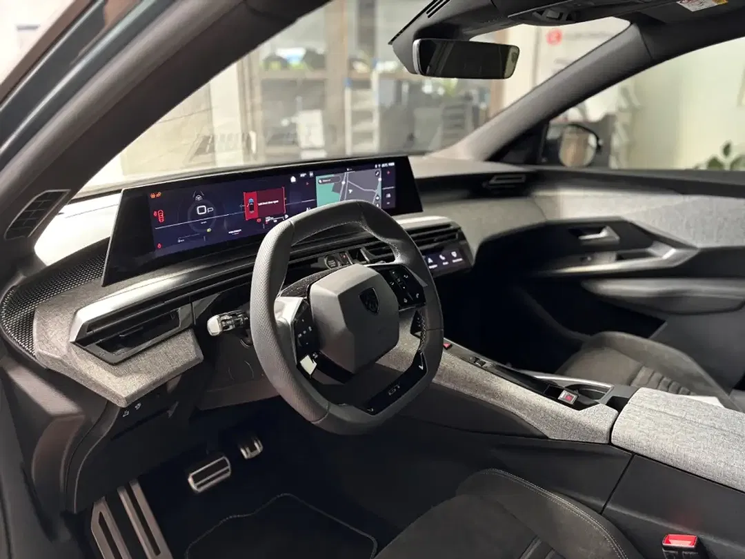 Peugeot 3008 Hybrid GT - Thumbnail 8