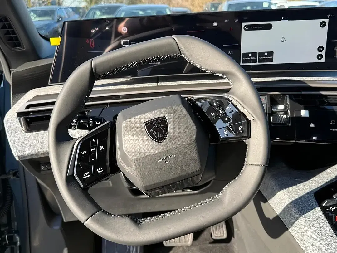 Peugeot 3008 Hybrid Allure - Thumbnail 6