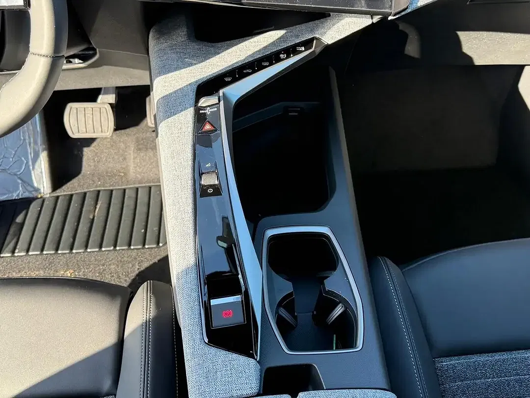 Peugeot 3008 Hybrid Allure - Thumbnail 8