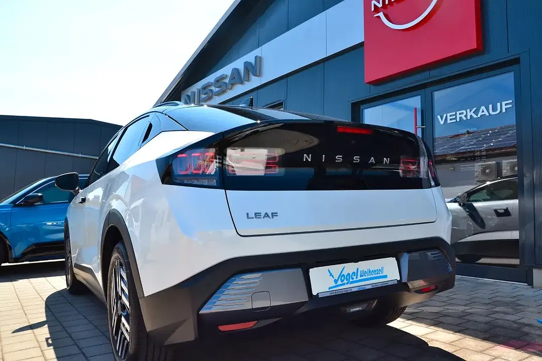 Nissan Leaf - Thumbnail 12