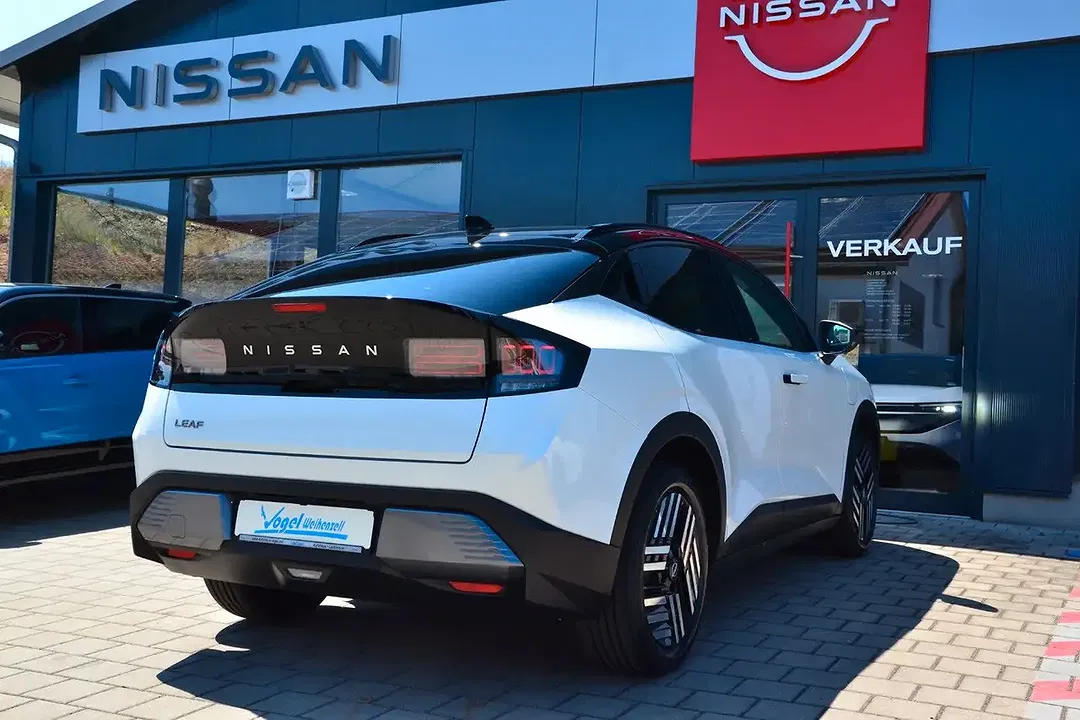 Nissan Leaf - Thumbnail 14